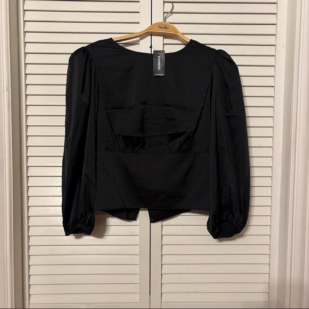 Brand New Express Black Puff-Sleeve Cropped Blouse